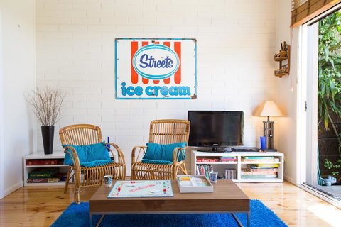 Sunset Over Sea Rosebud McCrae - Stayed 0