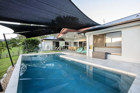 Sunset Penthouse Couples Retreat, Close To Airlie Beach, Champagne On Arrival - Stays Accommodation 1