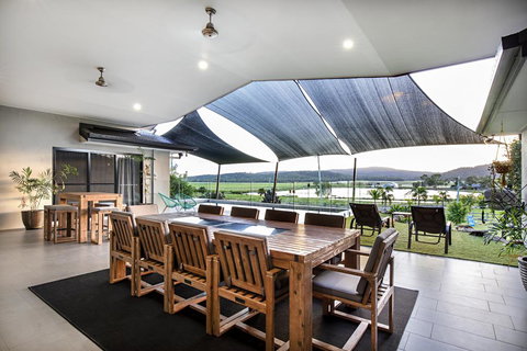 Sunset Retreat Airlie Beach Rural Getaway - Stays Accommodation 3