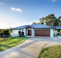 Sunset Retreat Airlie Beach Rural Getaway - Stays Accommodation