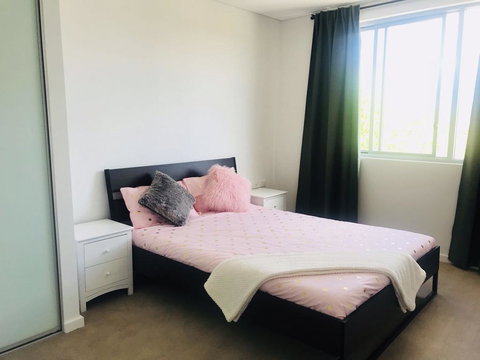 Sunset View 2 Bedroom Apt Next To Station - Stayed 2