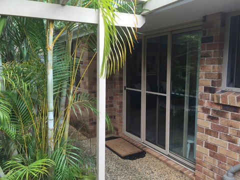 Sunshine Coast Tropical Getaway - Stays Accommodation 3