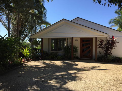 Sunshine Coast Tropical Getaway - Stays Accommodation 2
