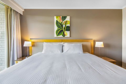 Super Convenient Apartment With Garden Views - Stays Accommodation 1