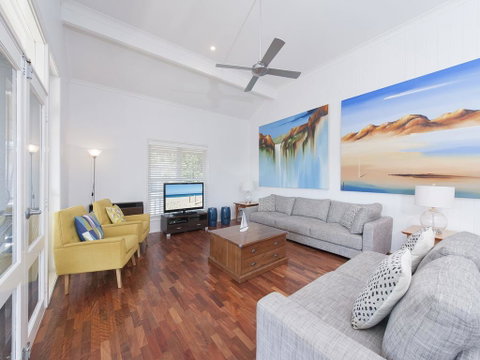 Surf Break - Fingal Bay - Stayed 3
