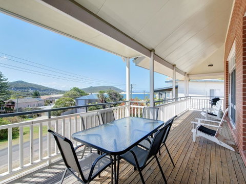 Surf Break - Fingal Bay - Stayed 1