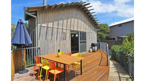 SURF SOUNDS - Stayed 0