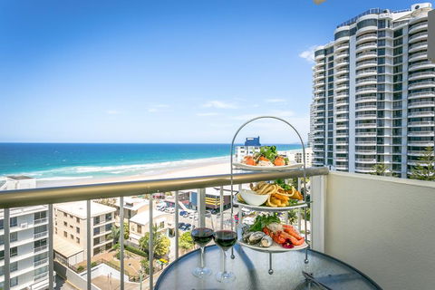 Surfers Beachside Holiday Apartments - Stayed 0
