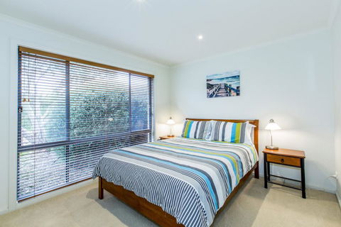 SURFSIDE GETAWAY IN PICTURESQUE INVERLOCH - Stays Accommodation 2