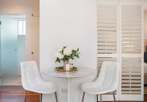 Tasteful Apartment With Balcony In Cammeray - Stayed 3