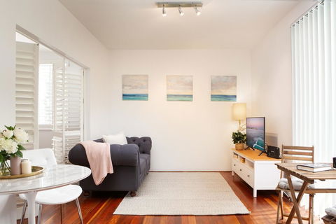 Tasteful Apartment With Balcony In Cammeray - Stayed 0