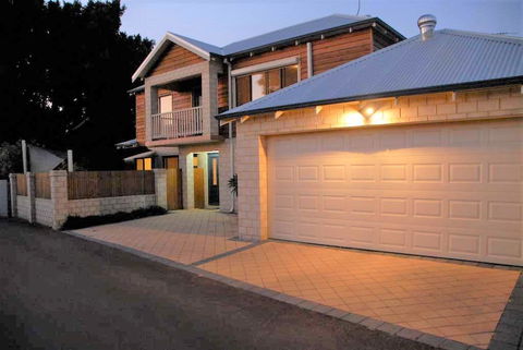 Terrific Townhouse - Stayed 1