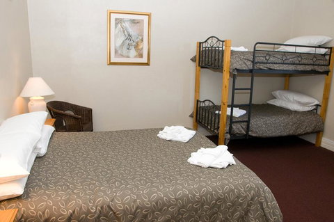 The Alpine Hotel - Stays Accommodation 2