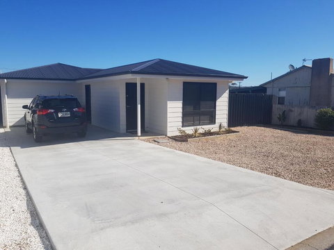 The Baltimore - Family Home Getaway - Stays Accommodation 1