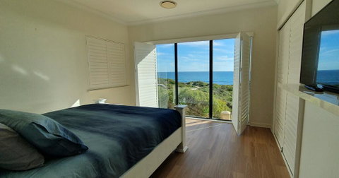The Beach House - Port Bouvard - Stays Accommodation 2