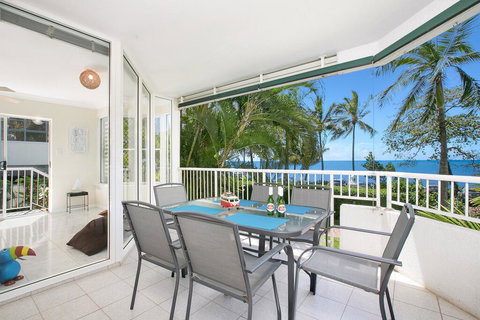 The Beach House 3BR Waterfront Apartment, Own WIFI - Stayed 1