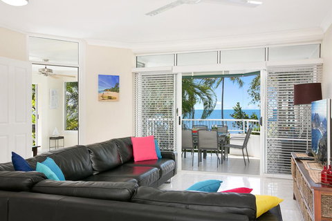 The Beach House 3BR Waterfront Apartment, Own WIFI - Stayed 2