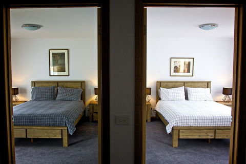 Penguin Beachfront Apartments - Stayed 26