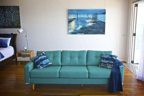 Penguin Beachfront Apartments - Stayed 12