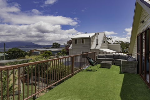 South Arm Luxury Loft - Stayed 6