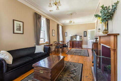 Grand Old Duke - Stayed 9