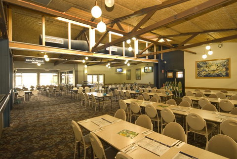 Argosy Motor Inn - Stayed 31