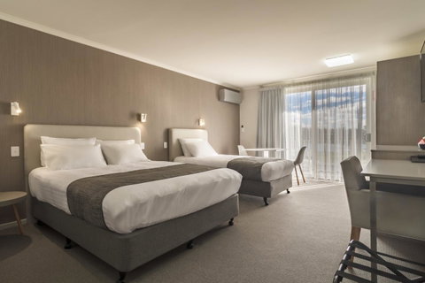 Argosy Motor Inn - Stayed 16