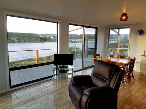 Ocean View Cottage - Stays Accommodation 11
