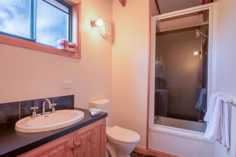 Freycinet Timber Cottage 1 - Stayed 2