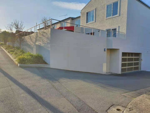 Battery Point Apartment With Car Park - Stayed 3