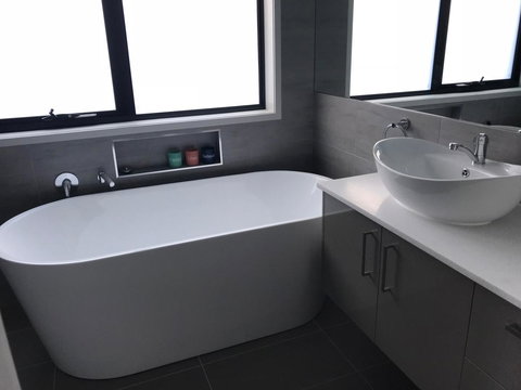 Self Contained Beach View Apartment - Stayed 9