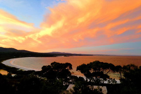 DOLPHIN LOOKOUT COTTAGE - Amazing Views Of The Bay Of Fires - Stayed 0