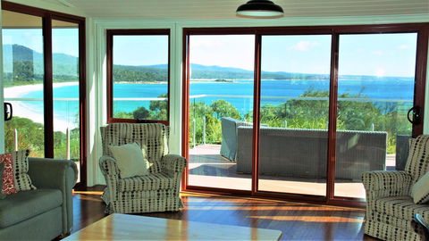 DOLPHIN LOOKOUT COTTAGE - Amazing Views Of The Bay Of Fires - Stayed 14
