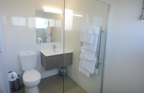 Bridge Hotel - Stays Accommodation 4