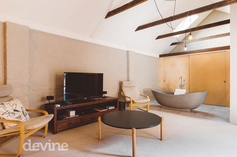 Devine Stays - Hayloft On ELizabeth - Stayed 0