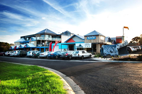The Island Accommodation - Stays Accommodation 25