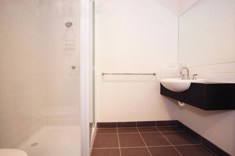 The Island Accommodation - Stays Accommodation 15