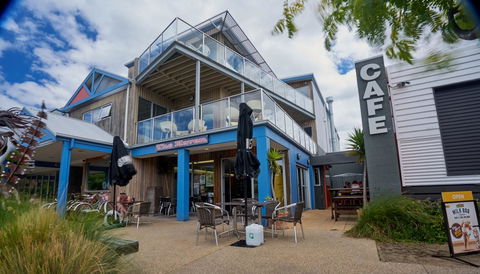 The Island Accommodation - Stays Accommodation 13
