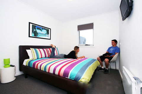 The Island Accommodation - Stays Accommodation 9