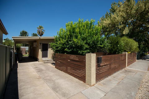 Flora Hill Creek Views - Stayed 16