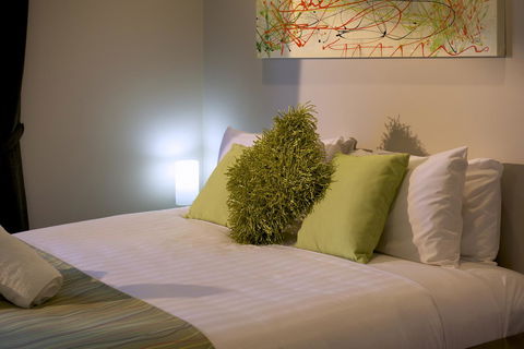Boathouse Resort Studios And Suites - Stays Accommodation 18