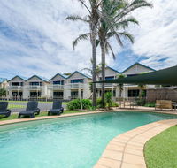Boathouse Resort Studios and Suites - Stays Accommodation
