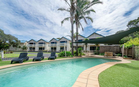 Boathouse Resort Studios And Suites - Stays Accommodation 0