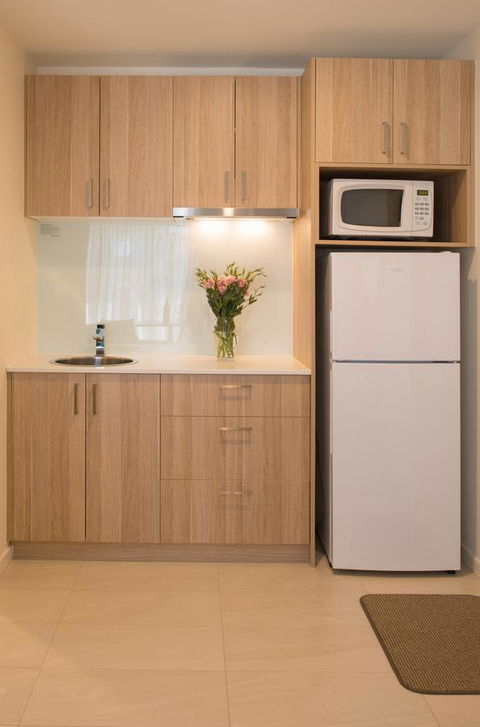Boathouse Resort Studios And Suites - Stays Accommodation 29