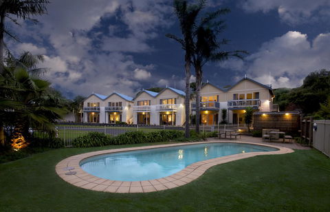Boathouse Resort Studios And Suites - Stays Accommodation 12