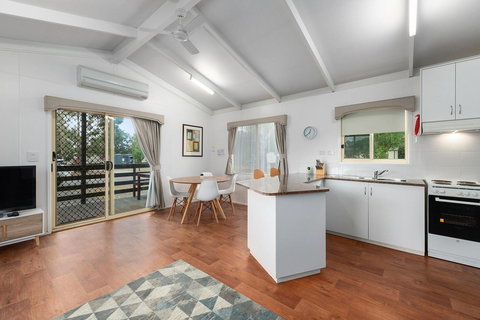 High Country Holiday Park - Stayed 13