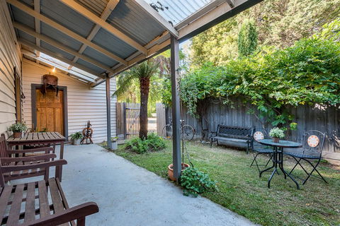 Avalon House - Stayed 32