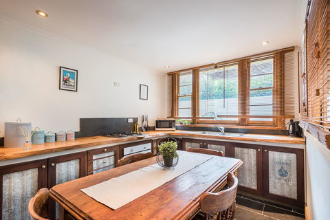 Avalon House - Stayed 40