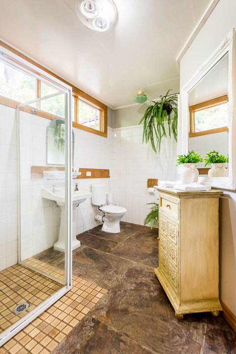 Avalon House - Stayed 21