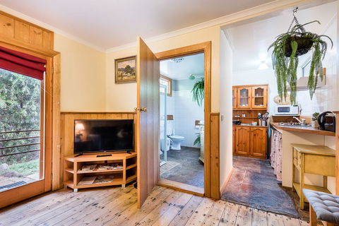 Avalon House - Stayed 42